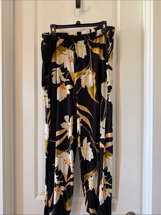 Soma Pants - Soma Black Floral Wide-Leg Pants with Cream & Tan Blooms